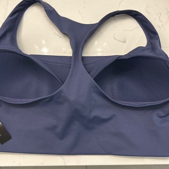 NWT Victoria’s Secret sport bra - Picture 5 of 9